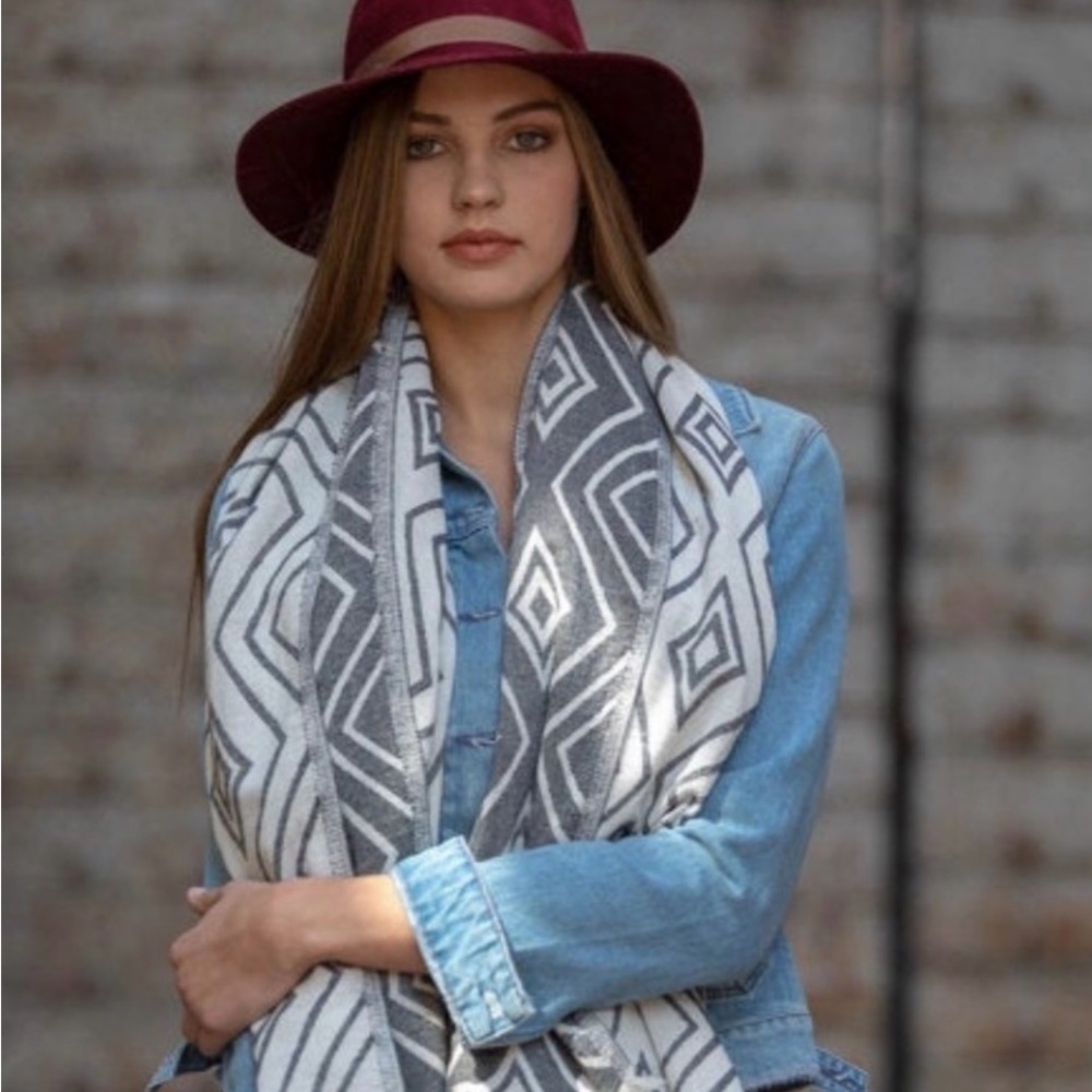 Wrap Scarf Multi Use Throw Blanket Free Hand Aztec Design Loom Weave 2 Side NEW!